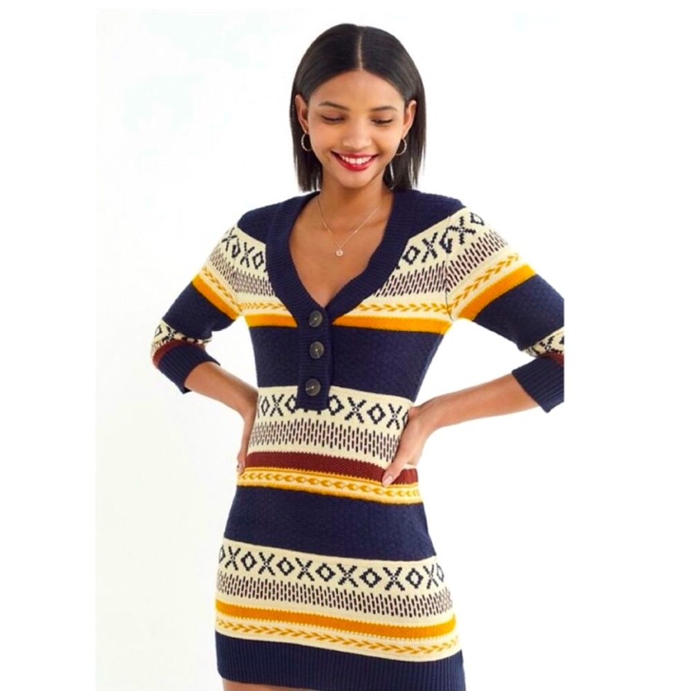 Urban Outfitters Women’s Size Small sweater dress. Boydcon, 3/4 sleeves.